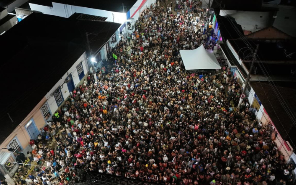 Aiuruoca mantém tradição histórica ao promover o 86º Carnaval Antecipado.